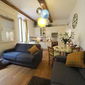 2-bedroom-apartment-old-town-centre.fr-provencehotel.com/